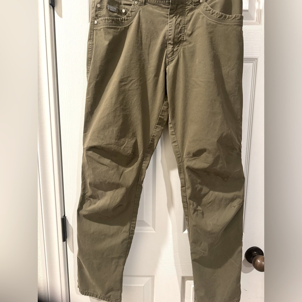 Men’s Kuhl brand Revolvr Rogue pants, size 34x33, Pine Grove color.